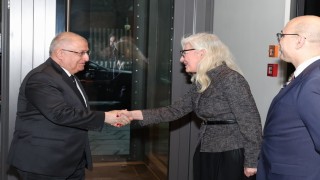Milli Savunma Bakanı Güler, Türkiyenin Berlin Büyükelçiliğini ziyaret etti
