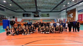 Minik voleybolcular Köyceğizde buluştu