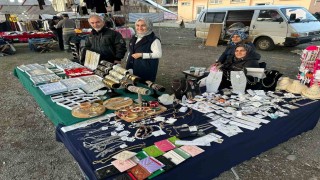Mollabeyde ucuzluk pazarı yoğun ilgi görüyor