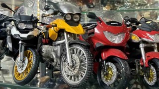 Motosiklet tutkusunu koleksiyona çevirdi