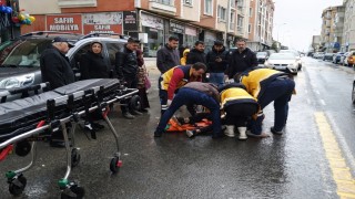 Motosiklet yayaya çarptı: 1 yaralı