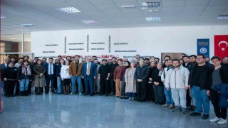 Mühendislik Mimarlık Fakültesinde rektör-öğrenci buluşması