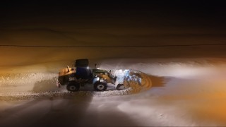 Muşta köy yollarında gece mesaisi: Ekipler 7/24 sahada