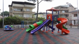 Nazilli Belediyesi çocuk parklarını yeniliyor