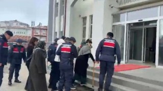 Ölen kız kardeşinin kimliğini kullanarak yaklaşık 15 milyon haksız kazanç elde eden yaşlı kadın ve 3 yakını adli kontrolle serbest bırakıldı
