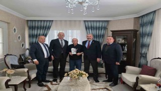 Ömrünü öğrencilerine adayan Varol öğretmen unutulmadı