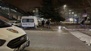 Önce kıyafetlerine laf etti, sonra bıçakladı: 3 yaralı
