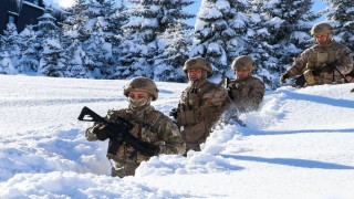 Orduda jandarmadan kar altında arama-kurtarma tatbikatı