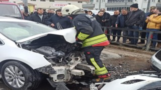 Orduda otomobiller çarpıştı: 3ü ağır 5 yaralı