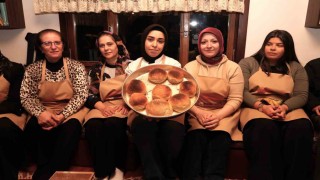 Osmangazide kandil akşamında 600 yıllık bereket ekmeği pişirildi