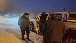 Osmaniyede karda mahsur kalan iki kadını ekipler kurtardı