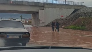 Osmaniye’de Sağanak Yağış Yolları Göle Döndürdü