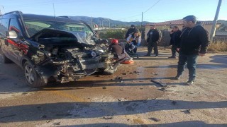 Osmaniyede servis minibüsü ile hafif ticari araç çarpıştı: 7 yaralı