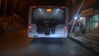 Otobüsün arkasında ölümle dans