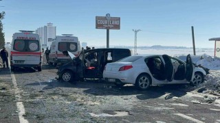 Otomobil ile hafif ticari araç çarpıştı: 12 yaralı