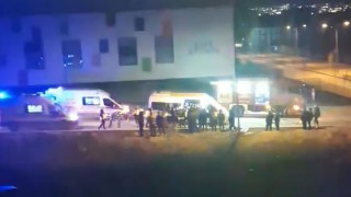 Otomobil ile servis aracının karıştığı kazada 4 kişi yaralandı