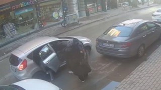 Otomobildeki çocuklar arkadan minibüsün çarpmasıyla şoku yaşadı