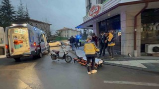 Otomobilin çarpıp kaçtığı bisiklet sürücüsü yaralandı