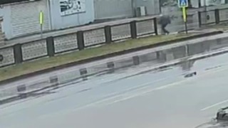 Otomobilin çarpması ile savrulan yaşlı adam hayatını kaybetti