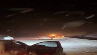 Oylat Kaplıcalarında 20 araç yolda mahsur kaldı