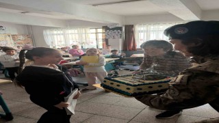 Özel Harekat polislerinden şehit kızına doğum günü sürprizi