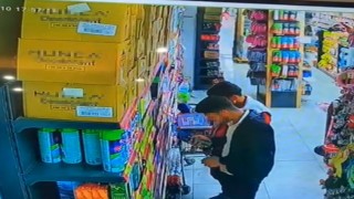 Parfümleri önce kokladılar sonra çaldılar