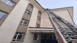 Patnosta buz sarkıtlarına karşı uyarı