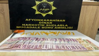 Polis 25 adet peçeteye emdirilmiş uyuşturucu madde ele geçirdi
