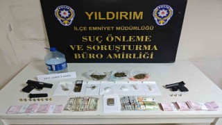 Polis pizzacı kılığına girdi, Baron abla lakaplı torbacı kadını yakaladı