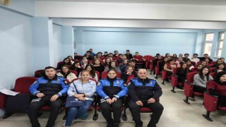 Polisten lise öğrencilerine yönelik eğitim