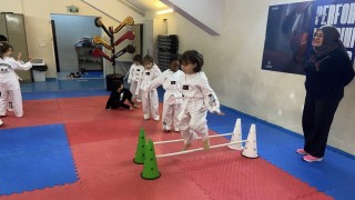 Porsuk Spor Salonunda taekwondo eğitimleri aralıksız sürüyor