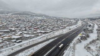 Pozantı beyaza büründü