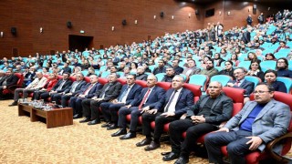 Rektör Prof. Dr. Demir üniversite personelleri ile bir araya geldi