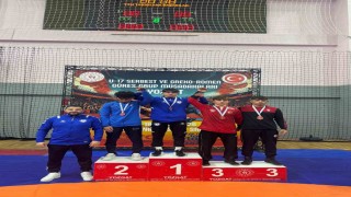 Şahinbey Belediye Spor, U17 güreşte grup şampiyonu