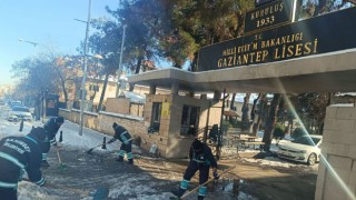 Şahinbey Belediyesi’nden Kar Mesaisi: Okul Yolları Eğitime Hazır