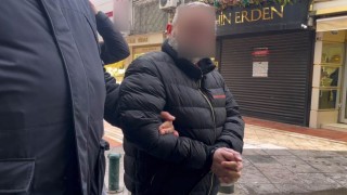 Sahte altını bozdurmaya çalışırken yakayı ele verdi