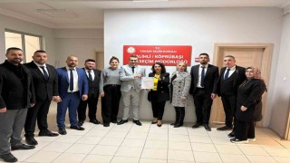 Salihli bakkallarda yeni başkan mazbatasını aldı