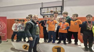 Salihlide Gazeteciler Günü satrançla taçlandı
