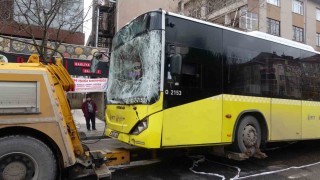 Sancaktepede İETT otobüsleri zincirleme kazaya karıştı: 3 kişi yaralandı
