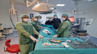 Şanlıurfada 10 santimetrelik böbrek kisti kapalı yöntemle alındı