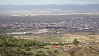 Sarıgöl Ovası gelinliğini çıkardı