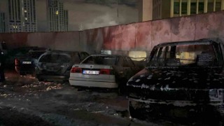 Sarıyerde park halindeki 5 araç şüpheli bir şekilde alevlere teslim oldu
