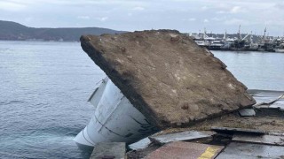 Sarıyerdeki şiddetli fırtına deniz fenerini devirdi