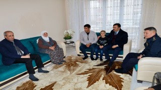 Şehit ailelerine anlamlı ziyaret