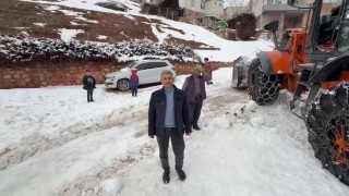 Şehit kızının mutluluğuna kar engel olamadı
