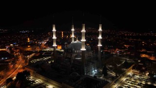Selimiye Camiinin ışıkları yıllar sonra yeniden yandı
