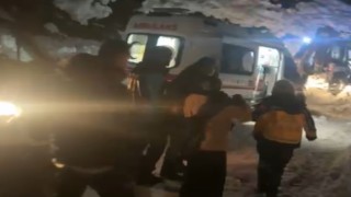 Şemdinlide 1 metrelik karda hayat mesaisi: Zehirlenen 12 kişi için ekipler seferber oldu