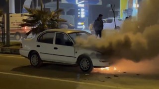 Seyir halindeki otomobil alev topuna döndü