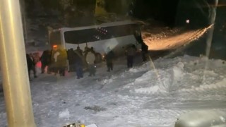 Siirtte ekipler, cenaze taşıyan otobüs ve hastaları bir bir kurtardı