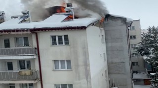 Sivasta çatıda çıkan yangın paniğe neden oldu